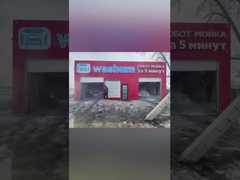 Kỹ thuật viên Kolon đã lắp đặt và đưa vào sử dụng máy giặt xe mô hình KL360-1 và KL-360premium