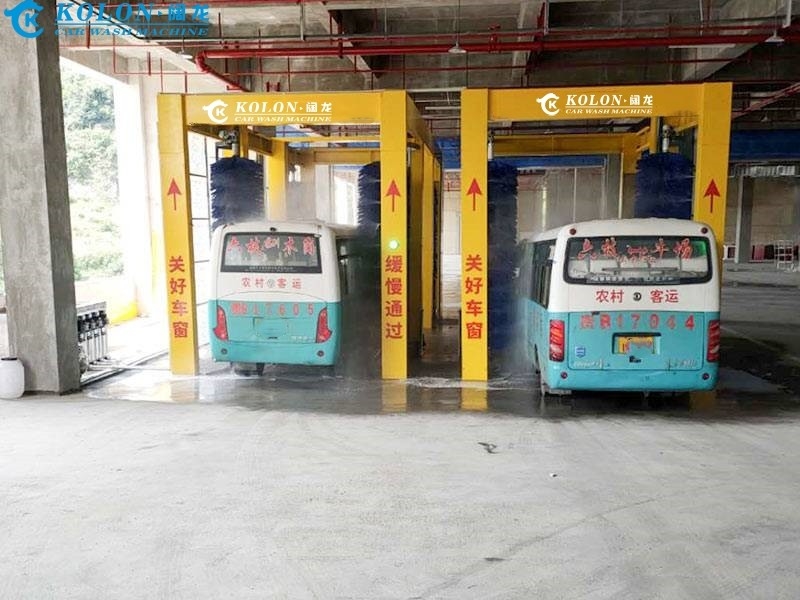 KOLON Áp suất nước 0,3-0,5MPa Máy làm sạch xe buýt tự động để làm sạch nhanh chóng và hiệu quả